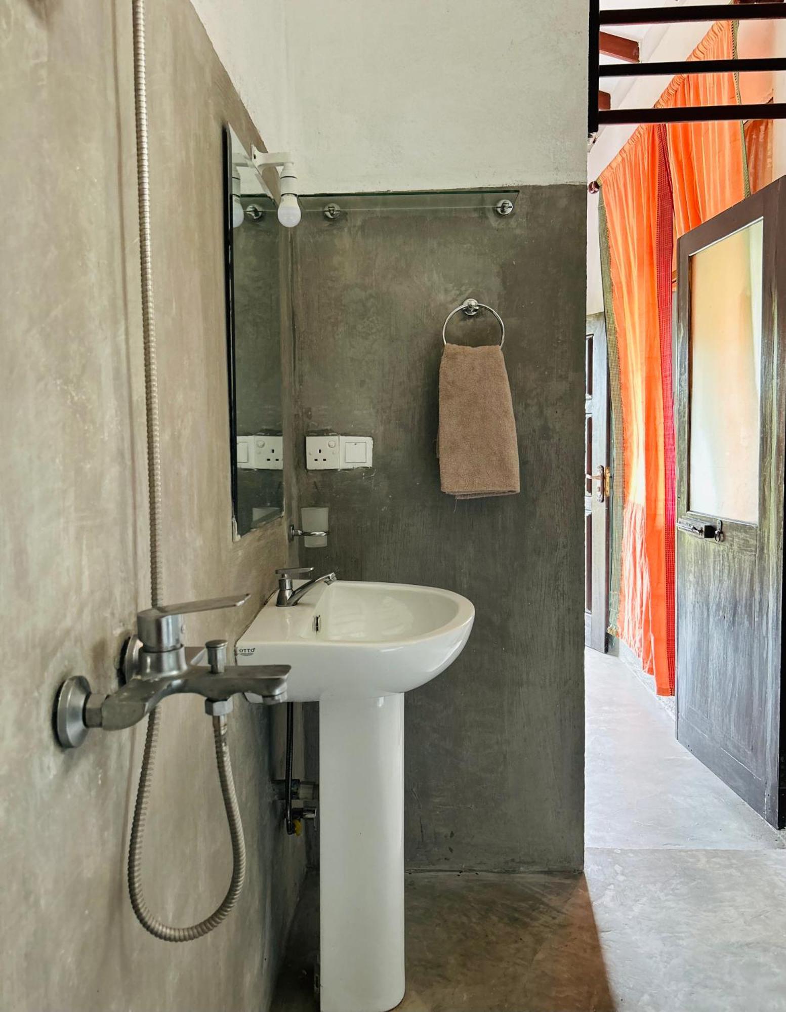 One Bhakthi Hotel Ahangama Luaran gambar